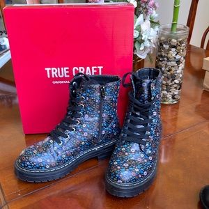 Womens sassy booties